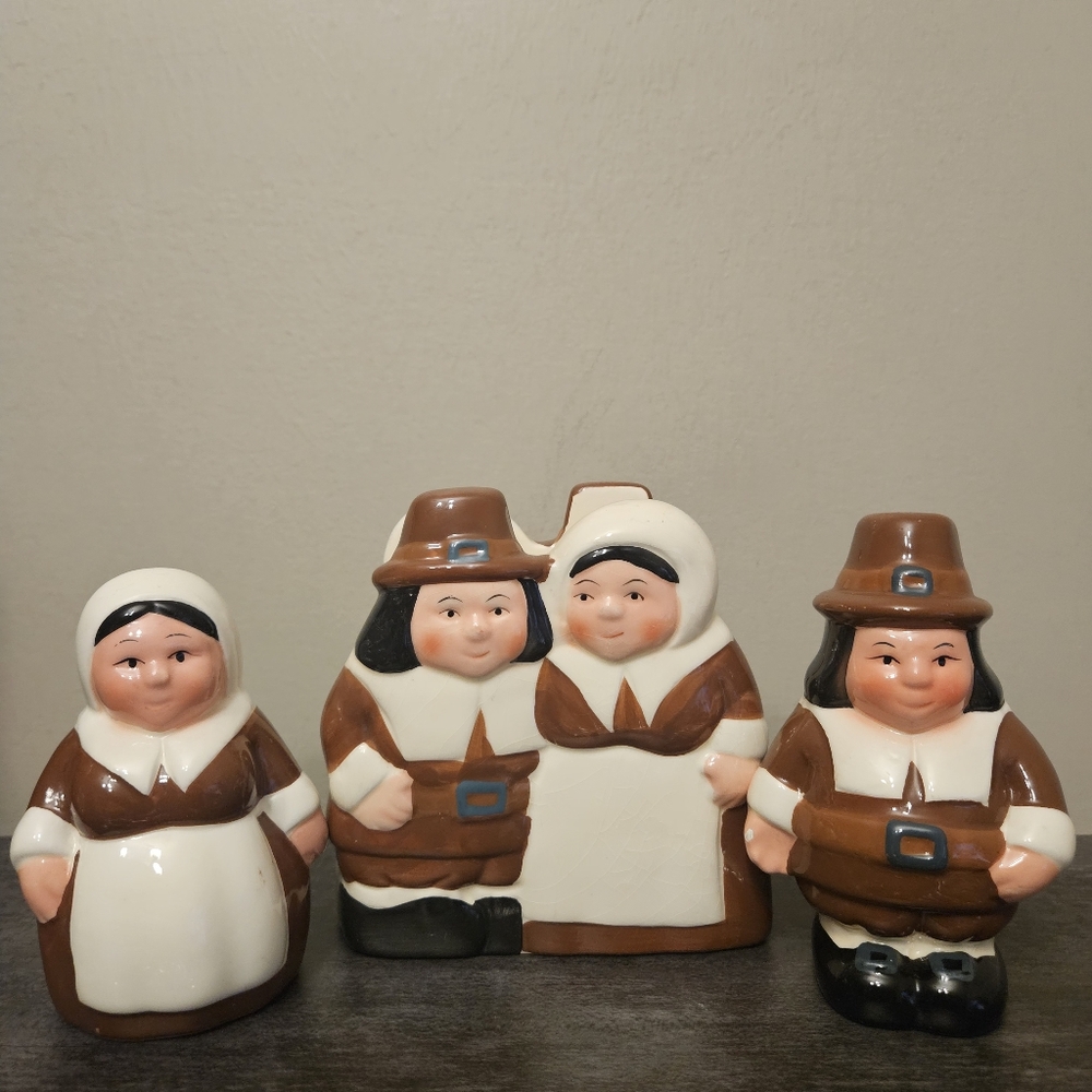 Publix "The Pilgrim Pair" Shaker & Napkin Holder Set